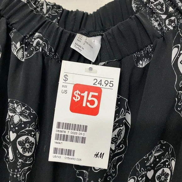 High-Low Black Sugar Skull Print Maxi Skirt - Picture 4 of 4